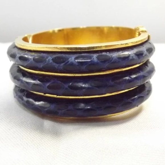 Vintage Faux Reptile Skin, Wide Cuff, Hinged Brass Bracelet - Picture 4 of 10